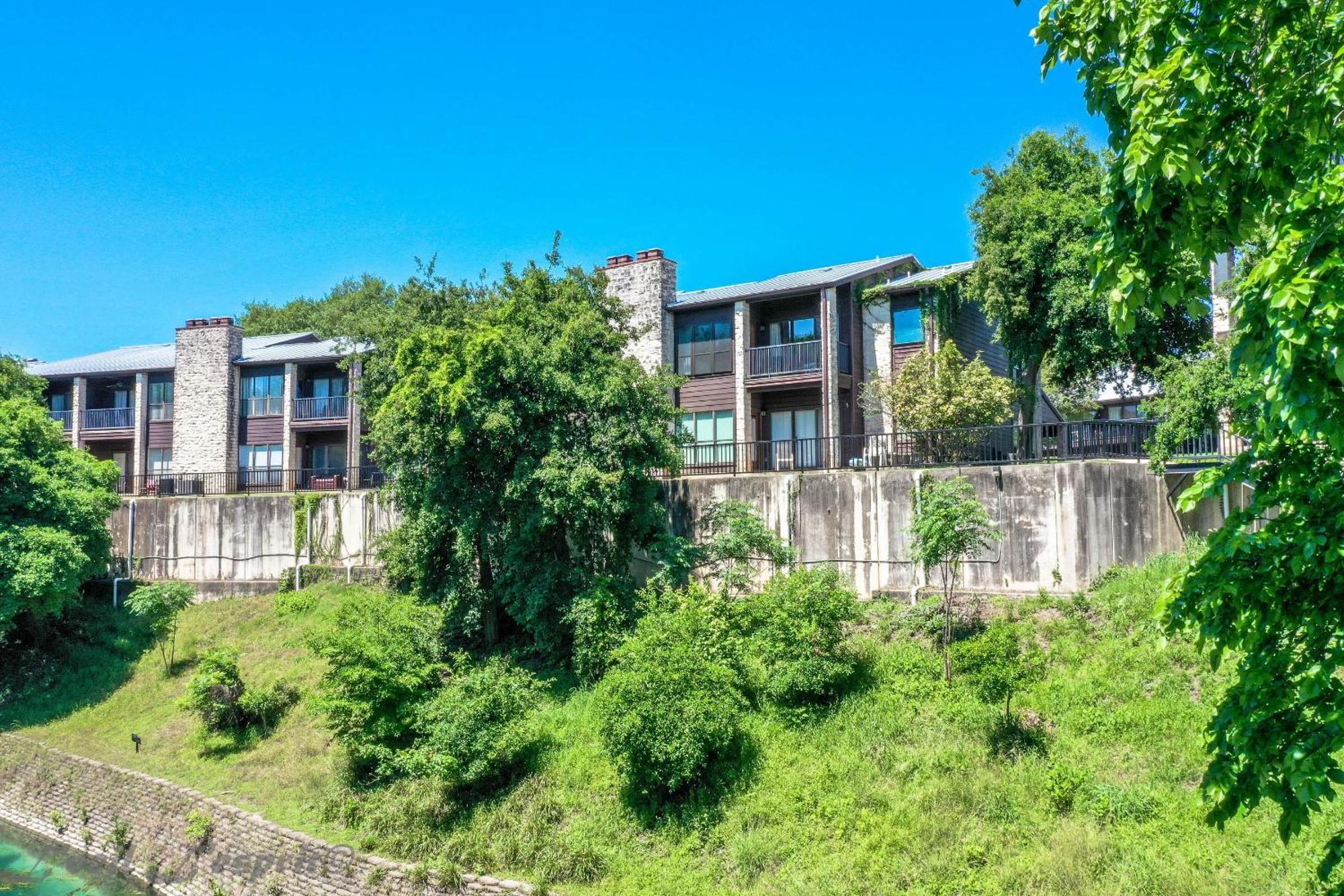 The Iron Cactus Condo On The Comal Cw C102 新布朗费尔斯 外观 照片